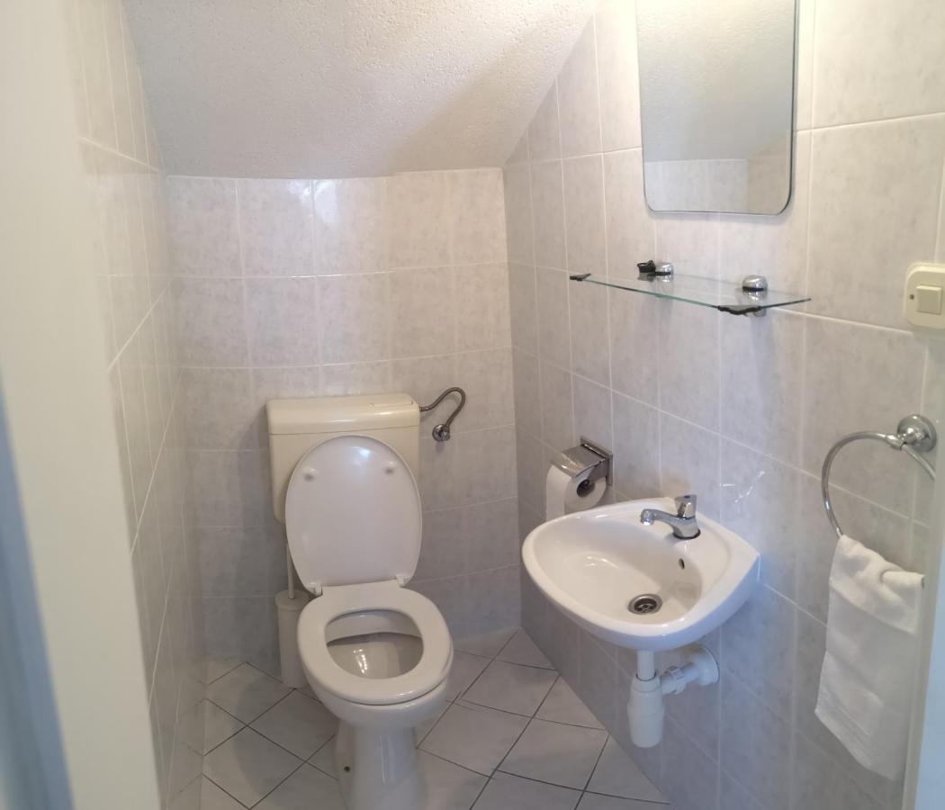 Vila Jadran Omis Bagian luar foto