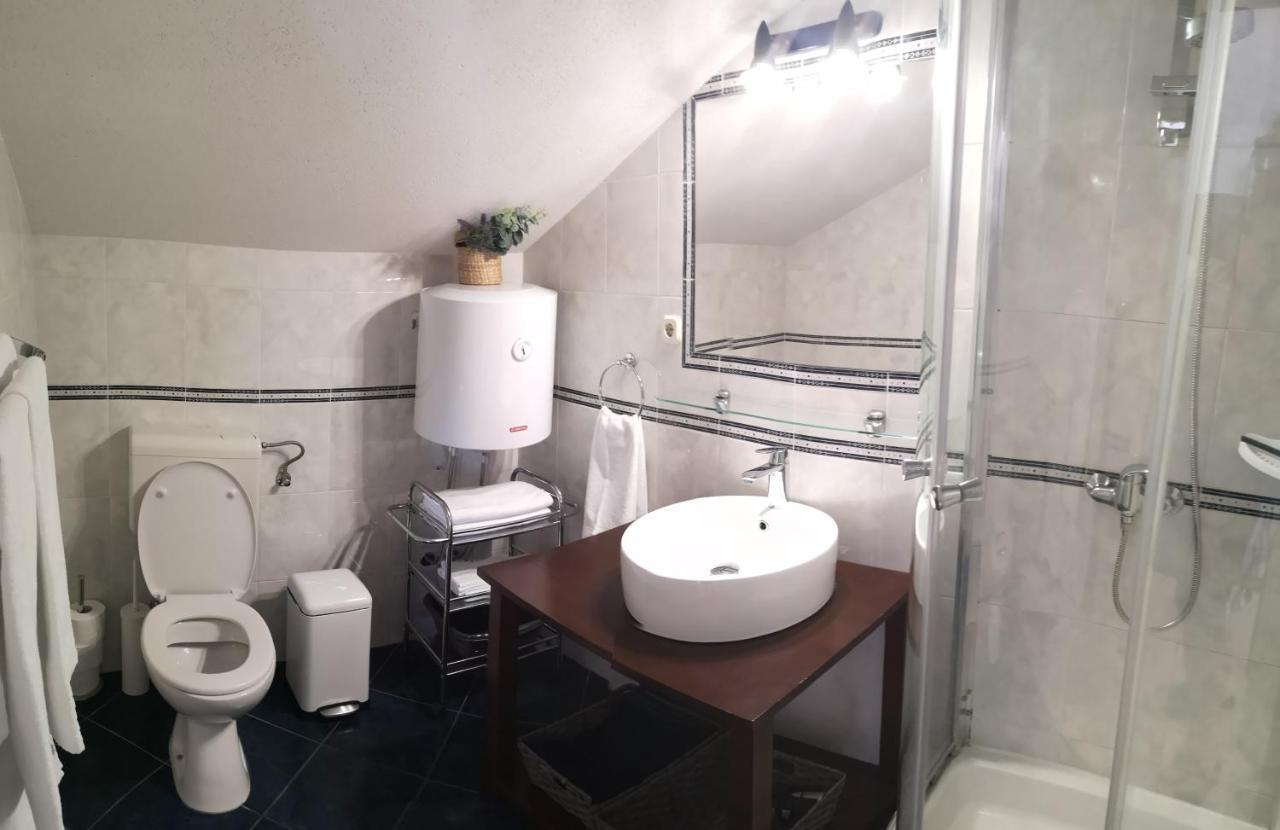 Vila Jadran Omis Bagian luar foto