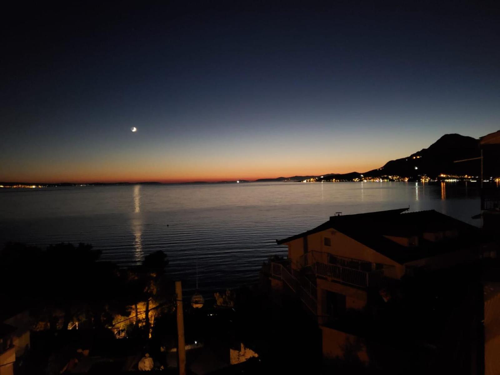 Vila Jadran Omis Bagian luar foto